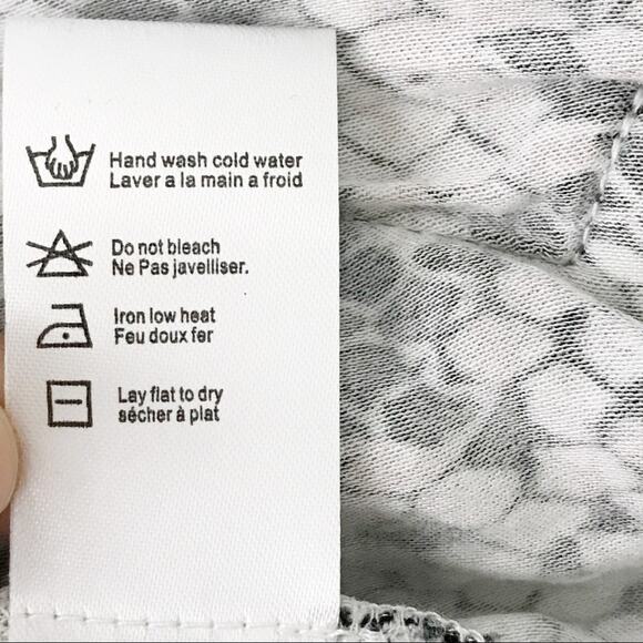 Chaser Medium M Heirloom Snake Print Cropped Hooded Jacket Animal Black Purple - Picture 12 of 12